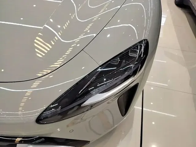 Xiaomi SU7 — Фото автомобиля 23