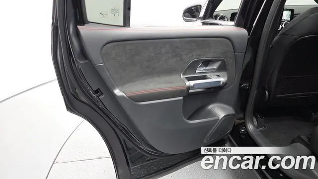 Mercedes-Benz GLB-Class — Фото автомобиля 19