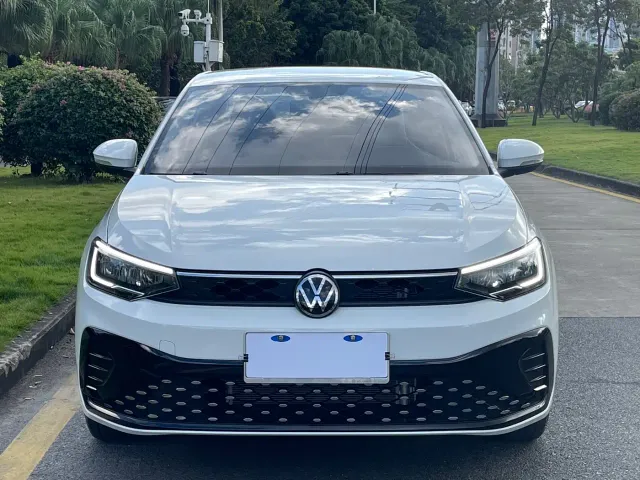 Volkswagen Lavida — Фото автомобиля 2