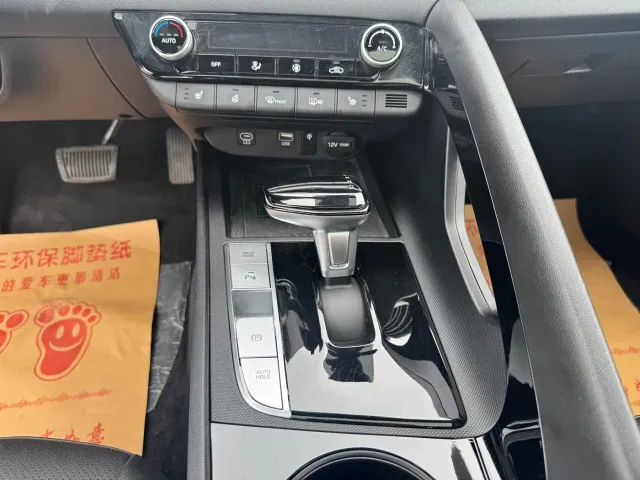 Hyundai Elantra — Фото автомобиля 14
