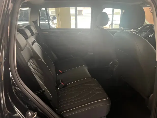 Volkswagen Tiguan L — Фото автомобиля 17