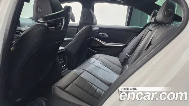 BMW 3 Series — Фото автомобиля 27