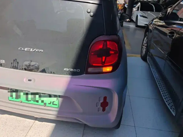 Roewe Clever — Фото автомобиля 7