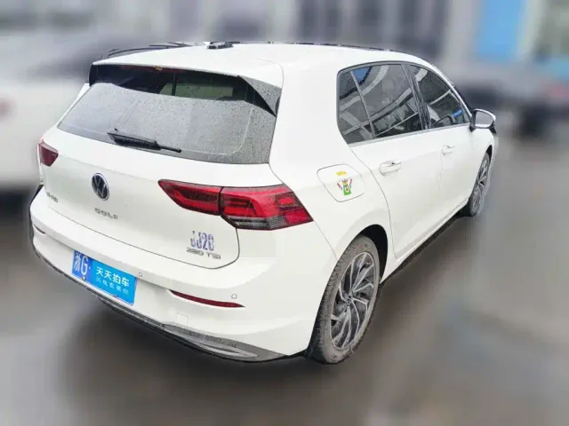 Volkswagen Golf — Фото автомобиля 5