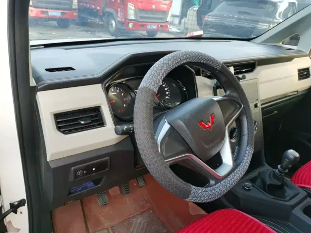 Wuling Zhengcheng — Фото автомобиля 9