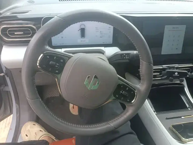 Leapmotor C01 — Фото автомобиля 10