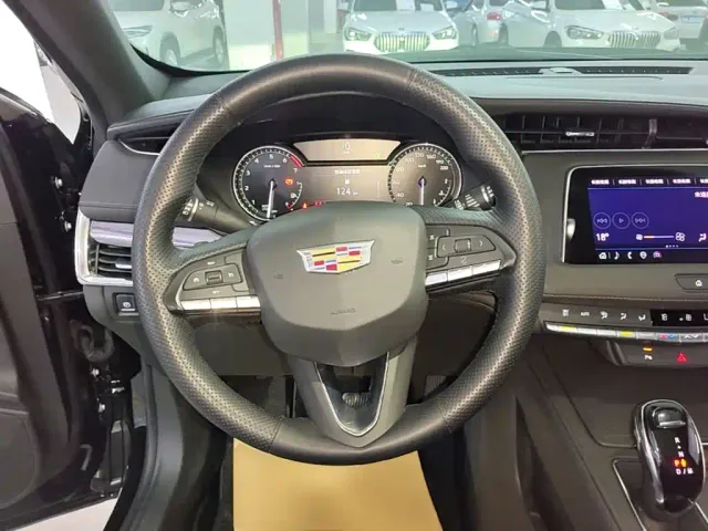 Cadillac XT4 — Фото автомобиля 10