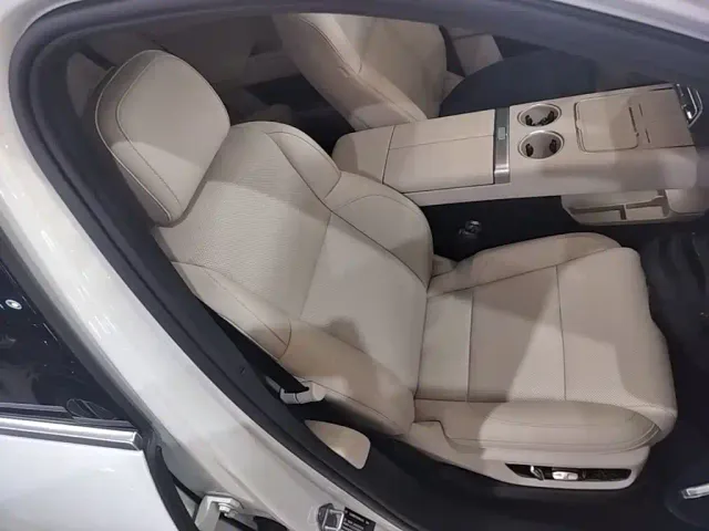 Li Auto L7 — Фото автомобиля 24