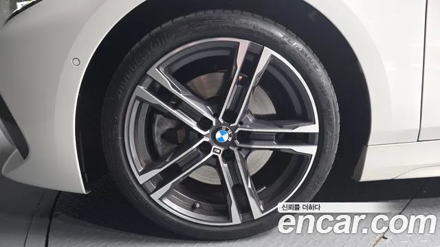 BMW 1 Series F40 — Фото автомобиля 5