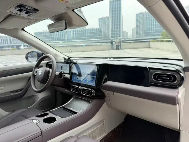 Leapmotor C11 — Фото автомобиля 15