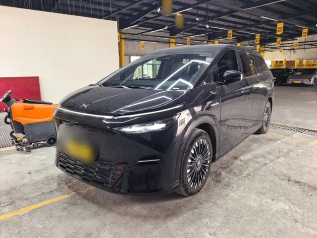 Фотография автомобиля — Xpeng X9