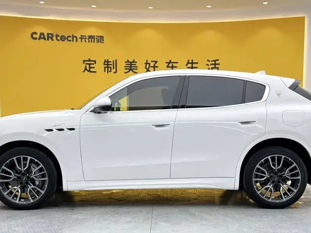 Maserati Grecale — Фото автомобиля 3