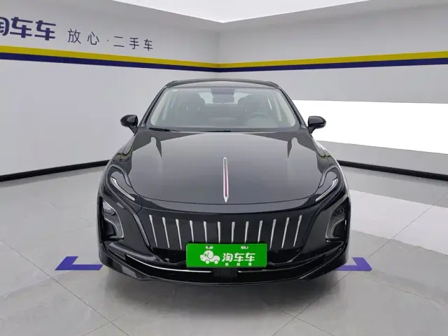 Hongqi E-QM5 — Фото автомобиля 2