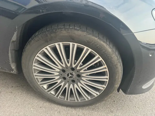 Mercedes-Benz E-Class — Фото автомобиля 2