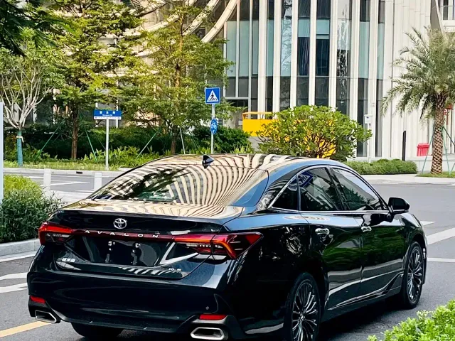Toyota Avalon — Фото автомобиля 2