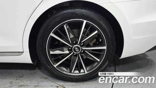 Hyundai Grandeur Новый Grandeur IG 3.0 LPi (Для проката) — Фото автомобиля 18