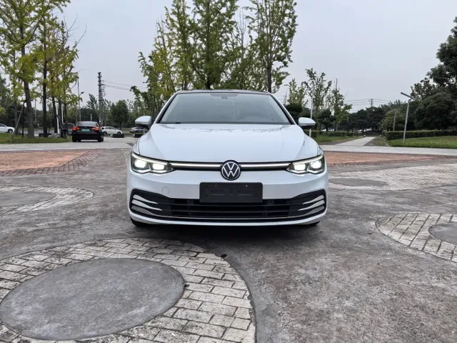 Volkswagen Golf — Фото автомобиля 2
