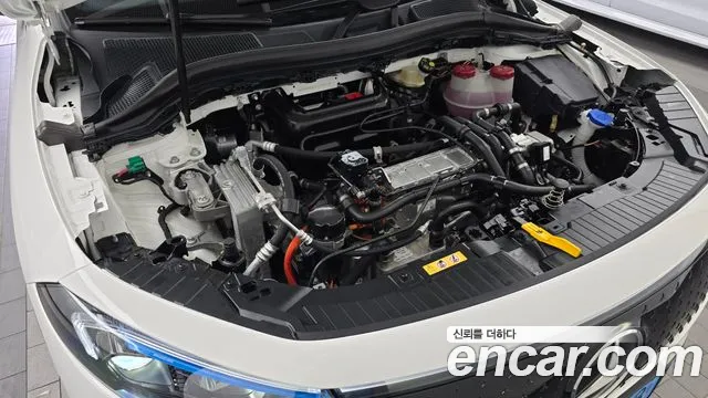 Mercedes-Benz EQA — Фото автомобиля 6