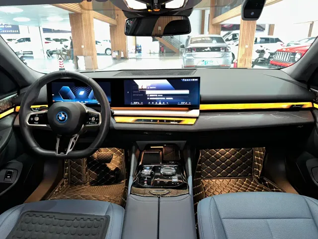 BMW i5 — Фото автомобиля 12