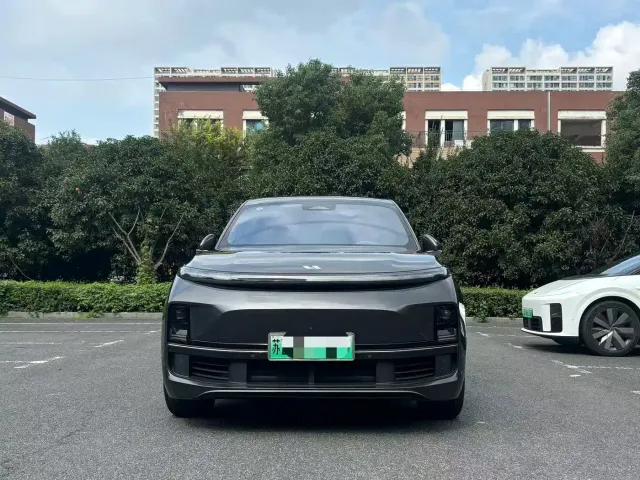 Li Auto L8 — Фото автомобиля 3