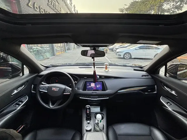 Cadillac XT4 — Фото автомобиля 8