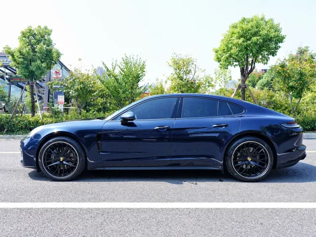 Porsche Panamera — Фото автомобиля 3