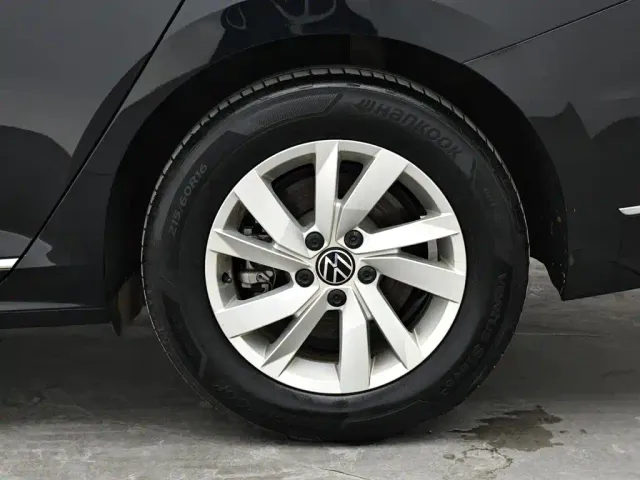 Volkswagen Passat — Фото автомобиля 9