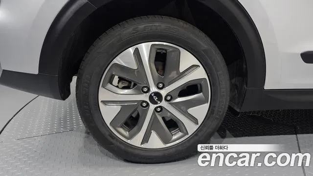Kia Niro Niro Plus Air — Фото автомобиля 4