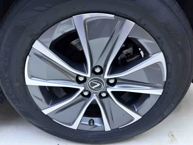 Lexus UX — Фото автомобиля 24