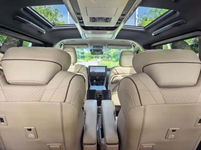 Toyota Alphard — Фото автомобиля 9