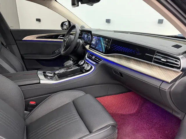 Hongqi H9 — Фото автомобиля 6