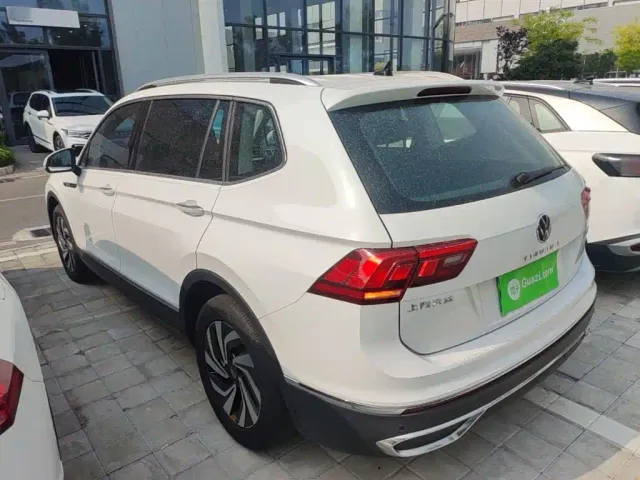 Volkswagen Tiguan L — Фото автомобиля 4