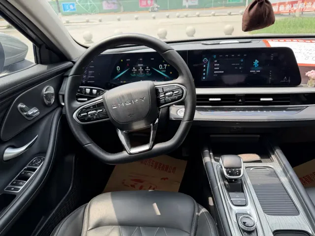 Chery Arrizo 8 — Фото автомобиля 12