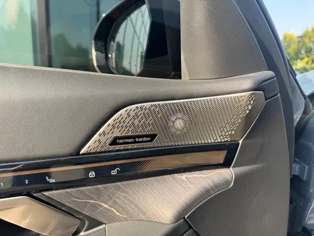 BMW 5 Series — Фото автомобиля 5