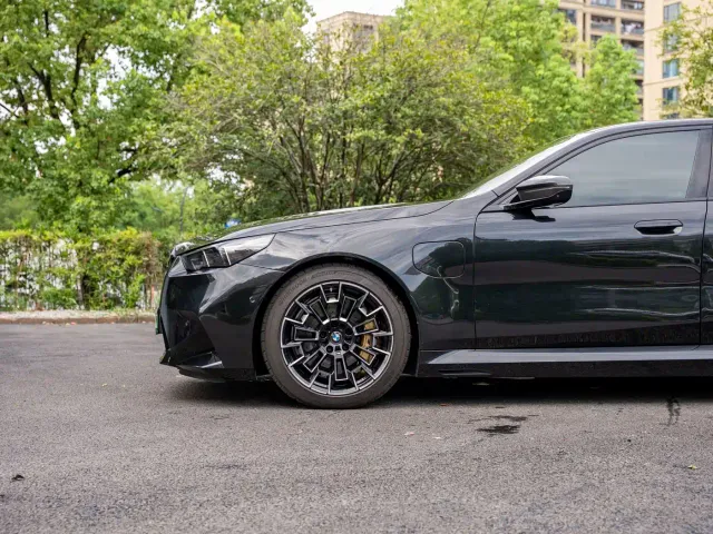 BMW M5 — Фото автомобиля 11
