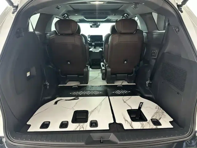 Toyota Sienna — Фото автомобиля 8