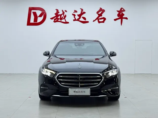 Mercedes-Benz E-Class — Фото автомобиля 2