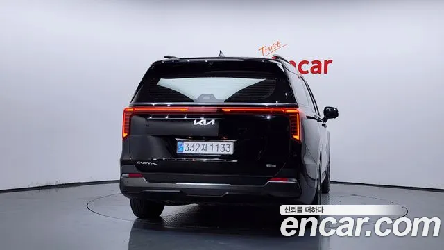 Kia Carnival Generation 4 — Фото автомобиля 4