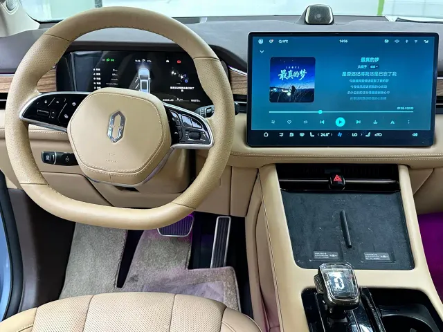 Aito M7 — Фото автомобиля 11