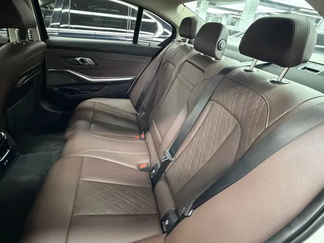 BMW 3 Series — Фото автомобиля 12