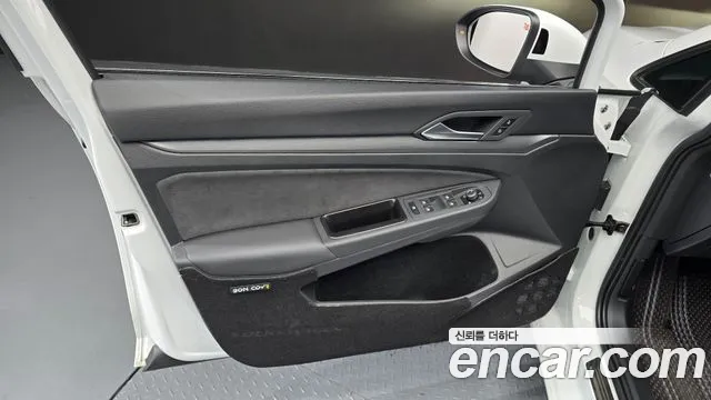 Volkswagen Golf Golf 8 поколение 2.0 TDI Prestige — Фото автомобиля 24