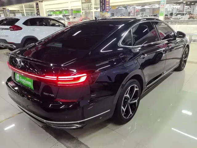 Volkswagen Passat — Фото автомобиля 6