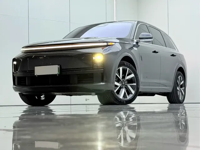 Li Auto L7 — Фото автомобиля 2