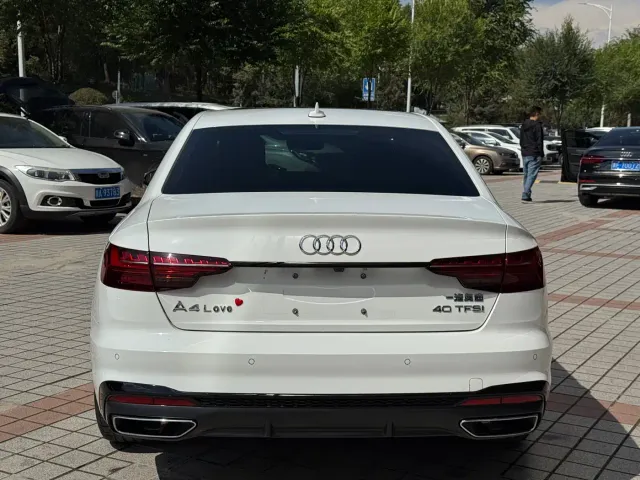 Audi A4L — Фото автомобиля 15