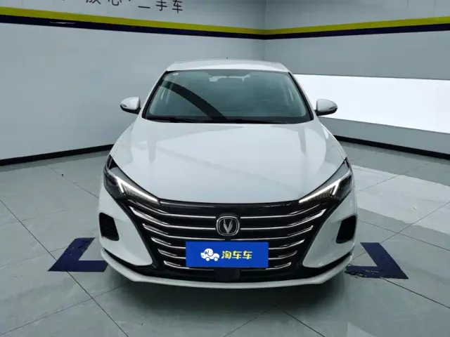 Changan Eado — Фото автомобиля 2
