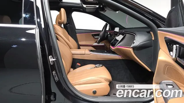 Mercedes-Benz E-Class — Фото автомобиля 23