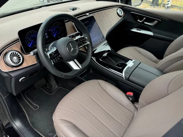 Mercedes-Benz EQE SUV — Фото автомобиля 6