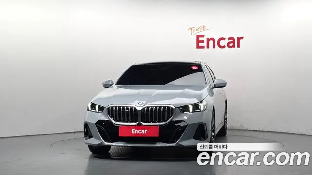 BMW 5 Series — Фото автомобиля 3
