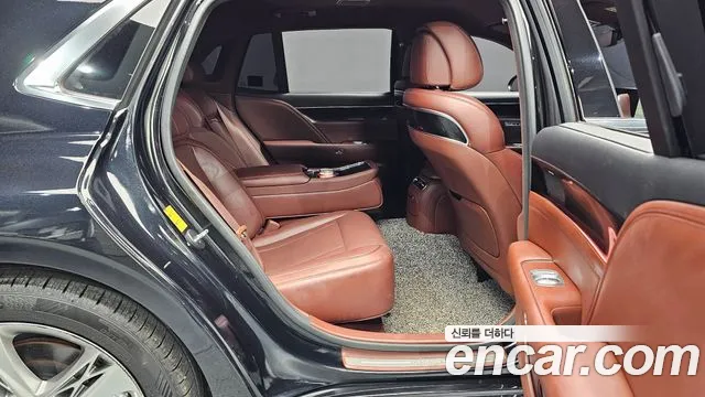Genesis G90 Бензин 3.5 турбо AWD — Фото автомобиля 12