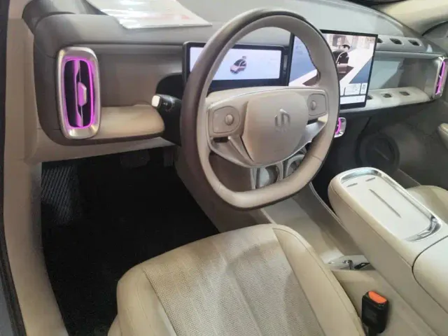 Leapmotor B10 — Фото автомобиля 11